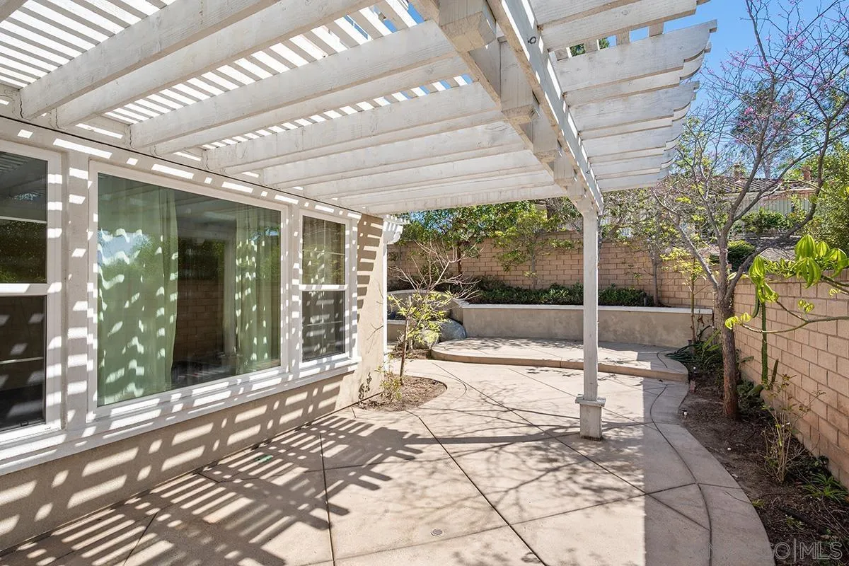 6275 Silver Bush Creek St