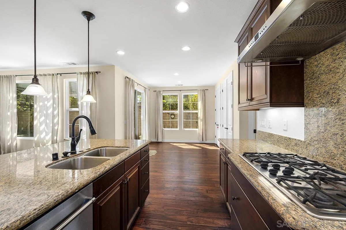 6275 Silver Bush Creek St