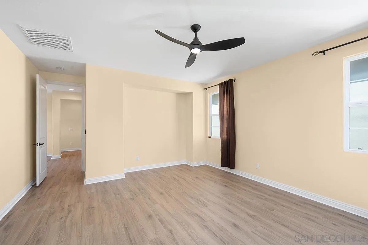 6275 Silver Bush Creek St