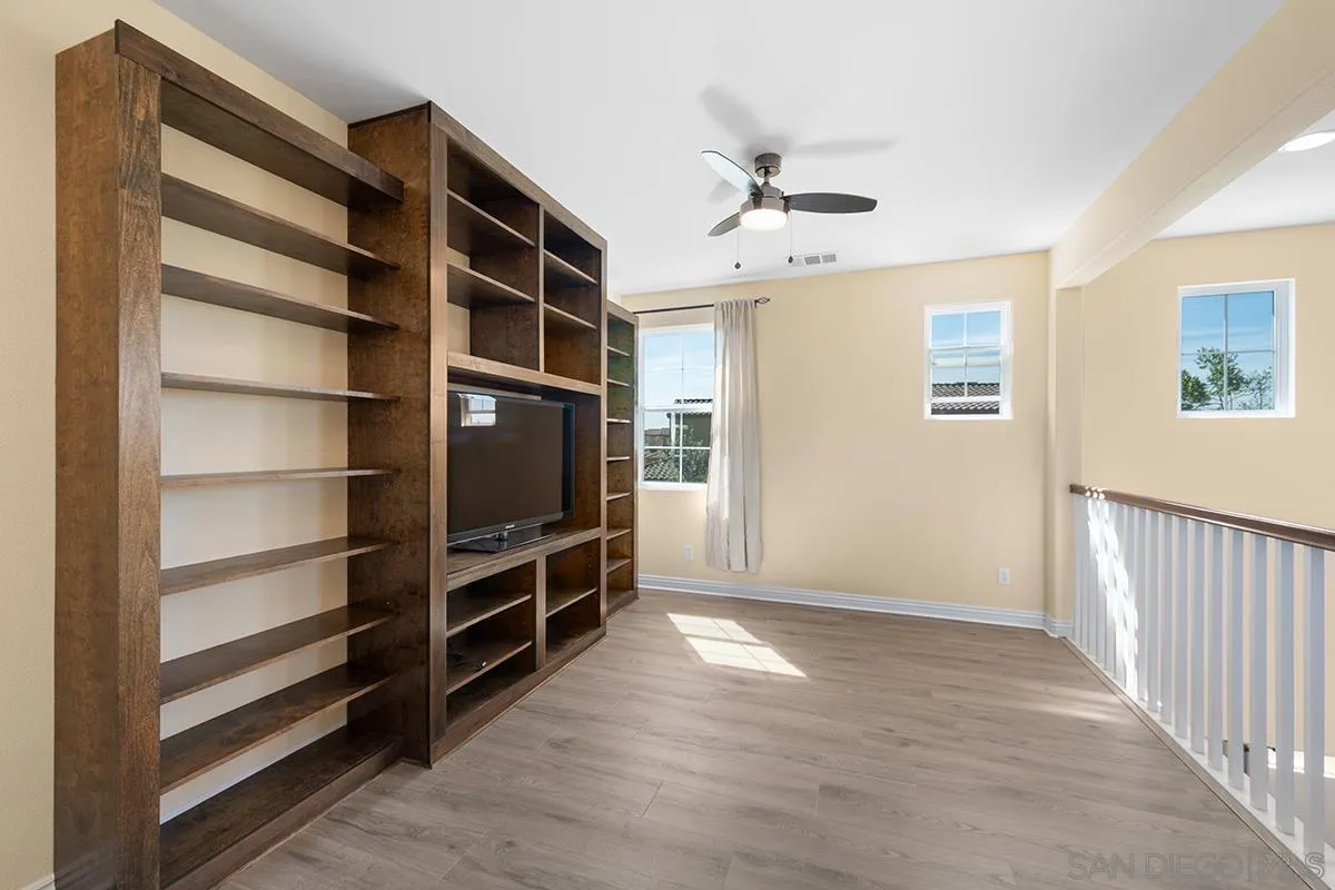 6275 Silver Bush Creek St