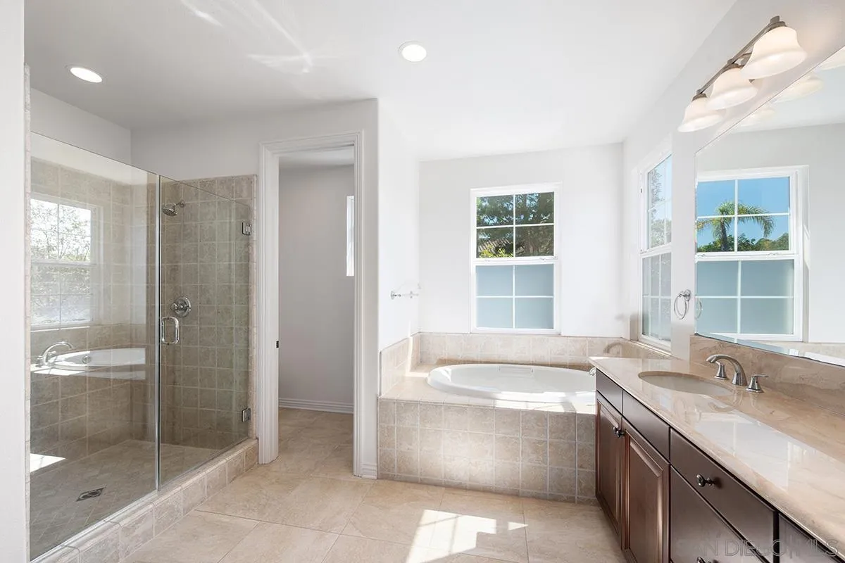 6275 Silver Bush Creek St