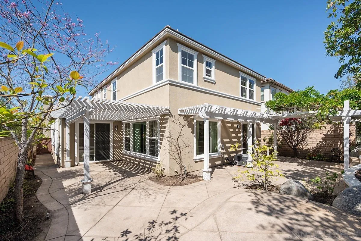 6275 Silver Bush Creek St