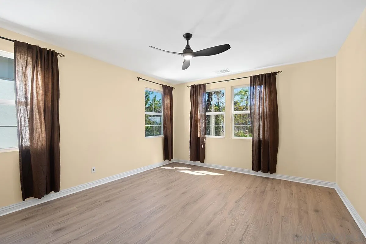 6275 Silver Bush Creek St