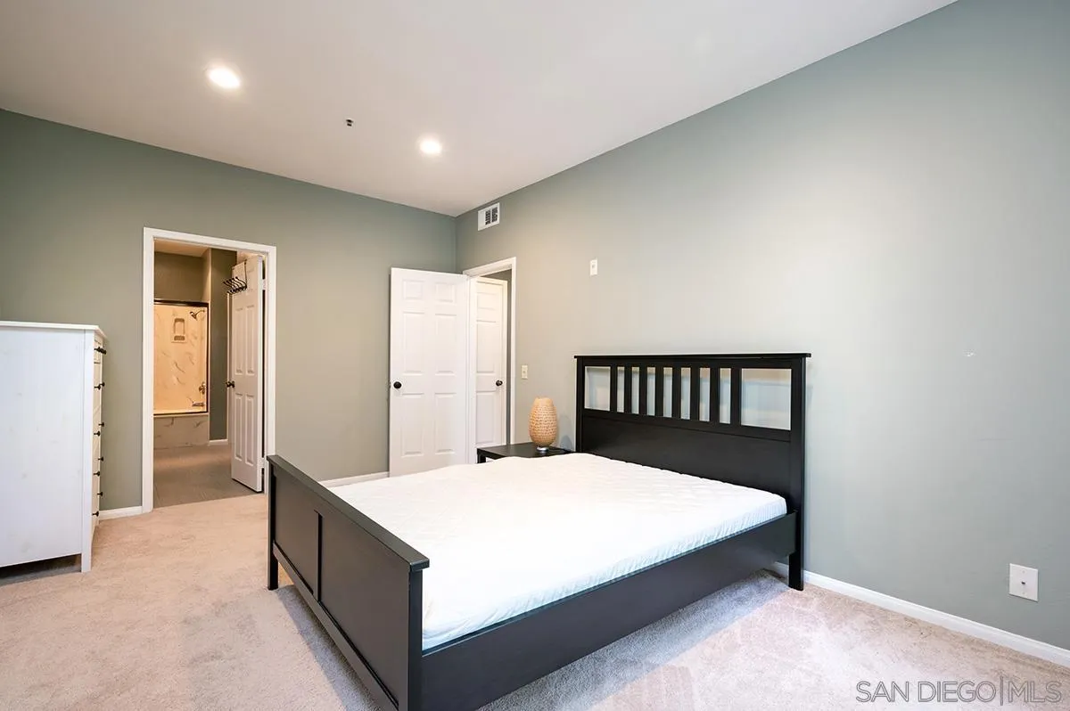 5895 Friars Rd Unit 5302