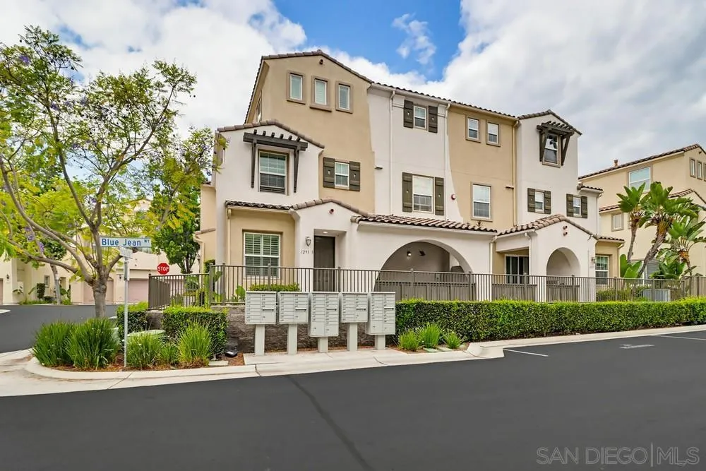 1293 Fools Gold Way Unit 3