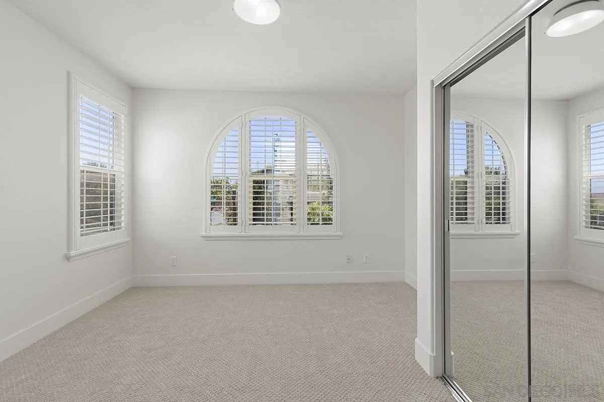 6338 Huntington Dr