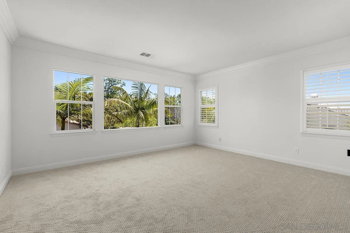 6338 Huntington Dr