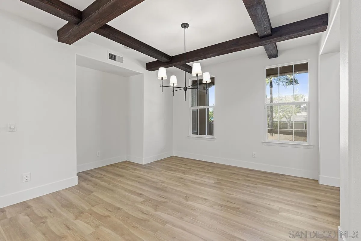 6338 Huntington Dr