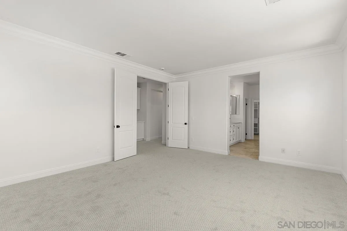 6338 Huntington Dr