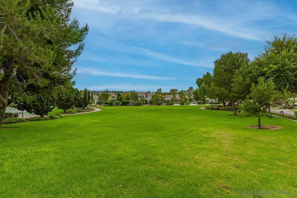 6338 Huntington Dr