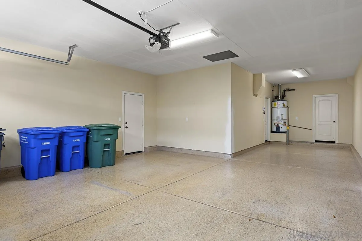 6338 Huntington Dr