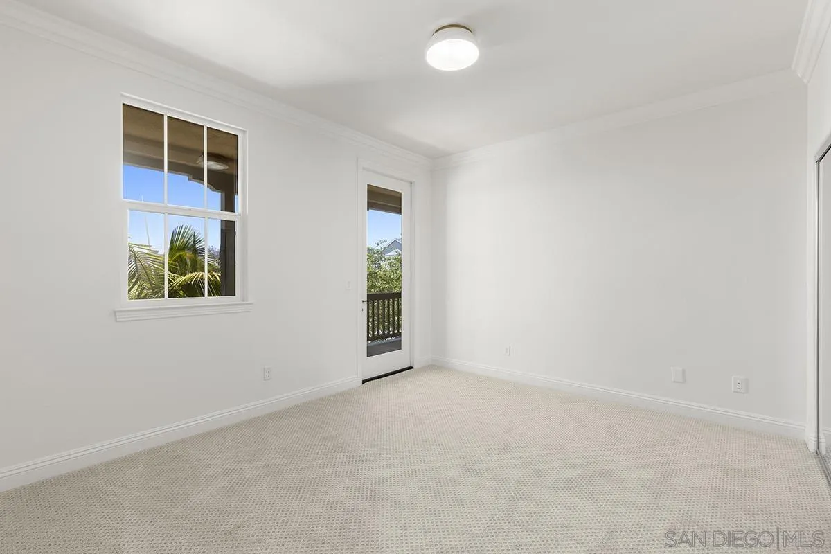 6338 Huntington Dr
