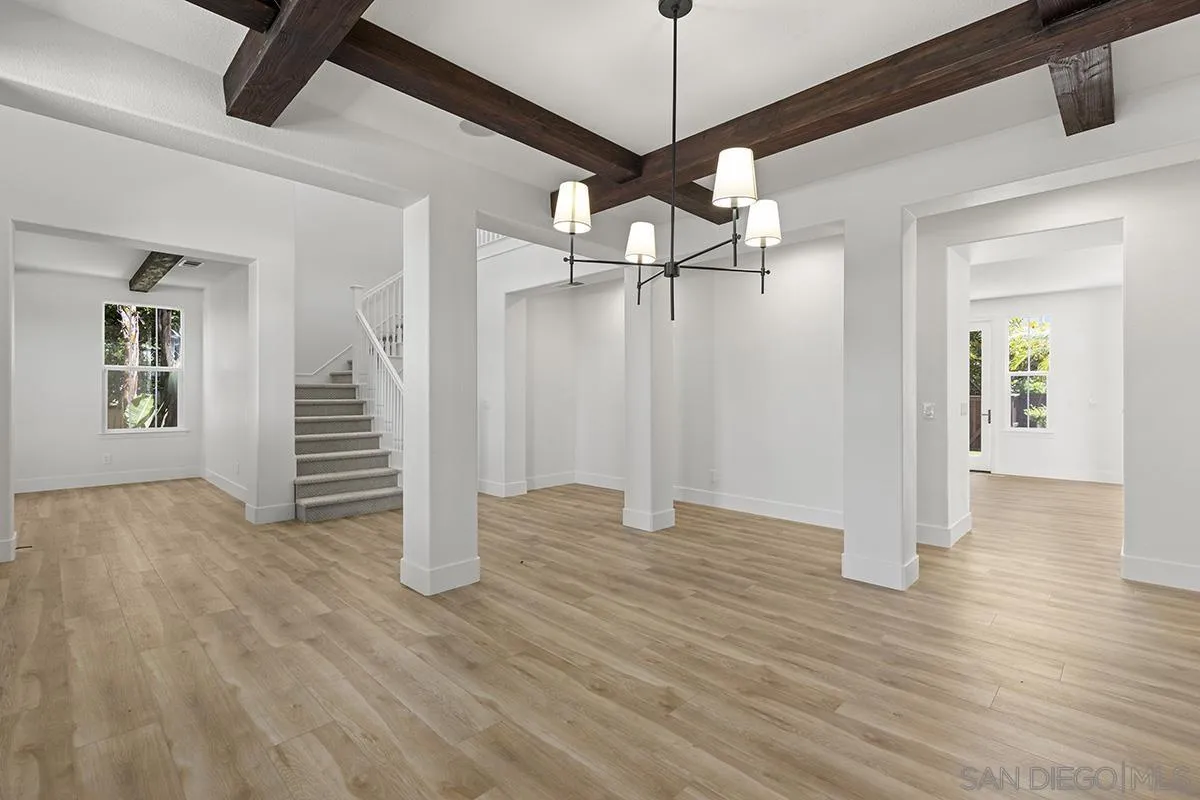6338 Huntington Dr