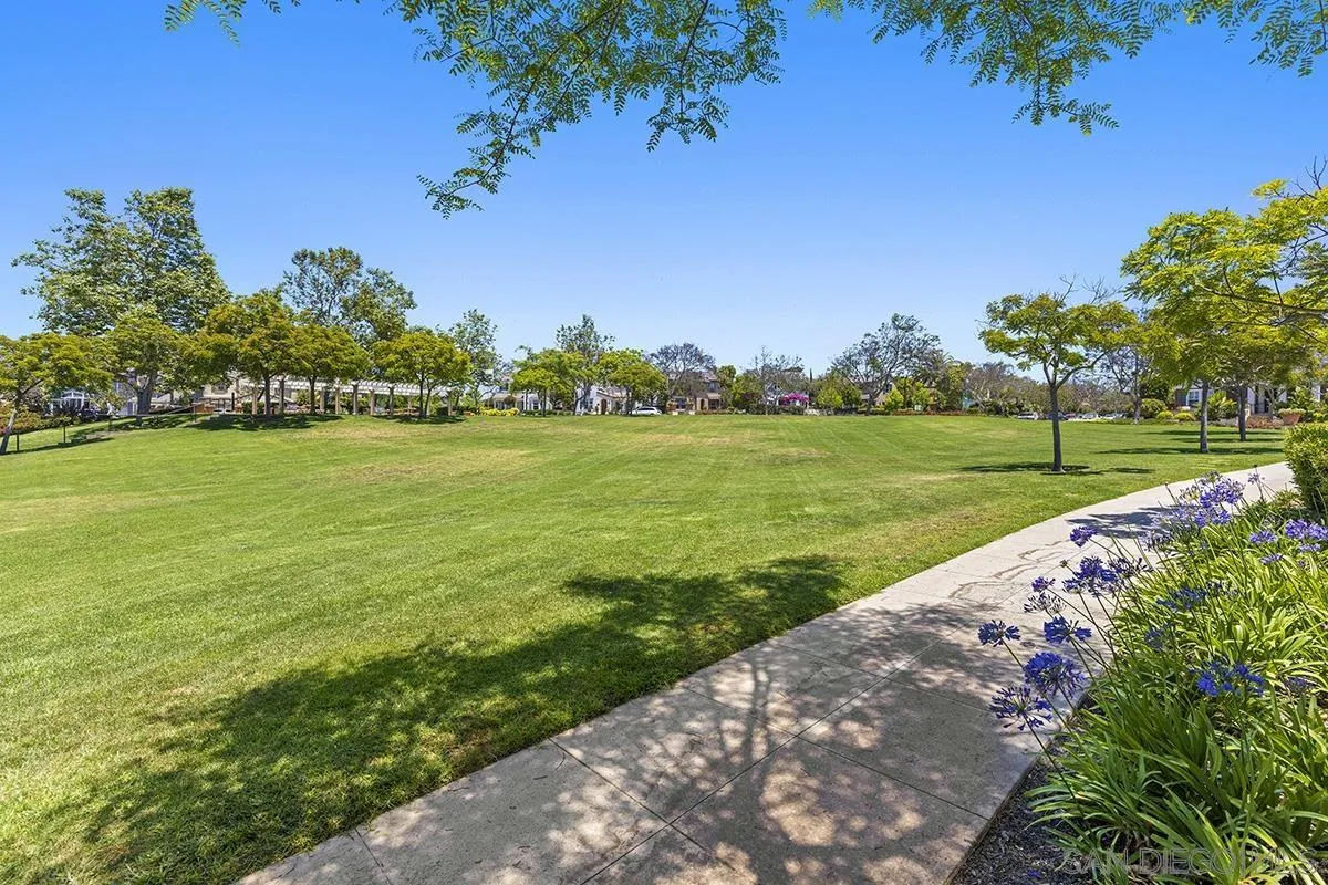 6338 Huntington Dr