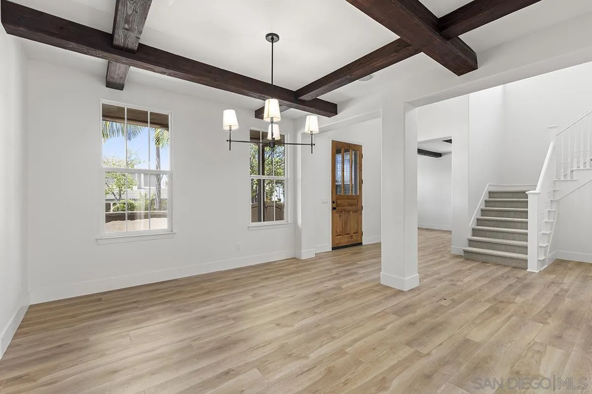 6338 Huntington Dr