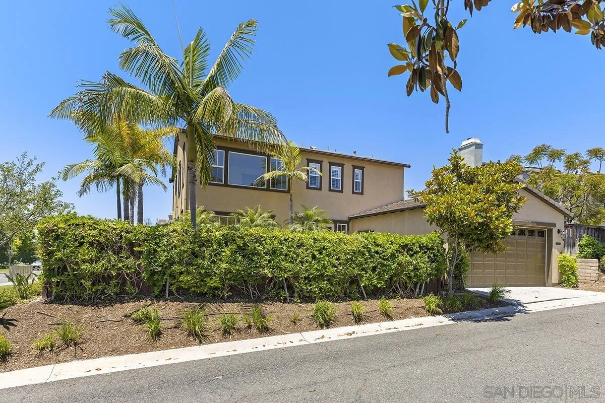 6338 Huntington Dr