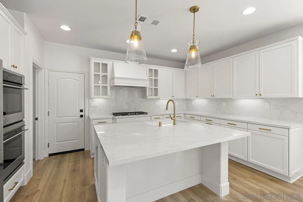 6338 Huntington Dr