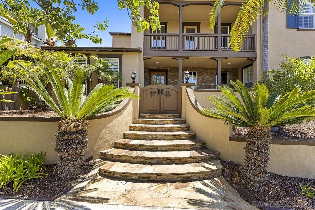 6338 Huntington Dr
