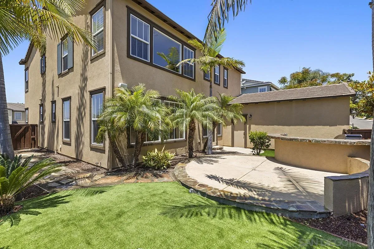 6338 Huntington Dr