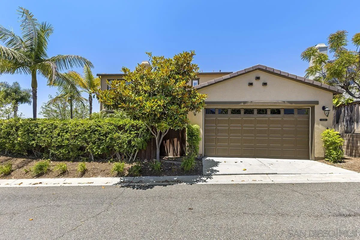 6338 Huntington Dr