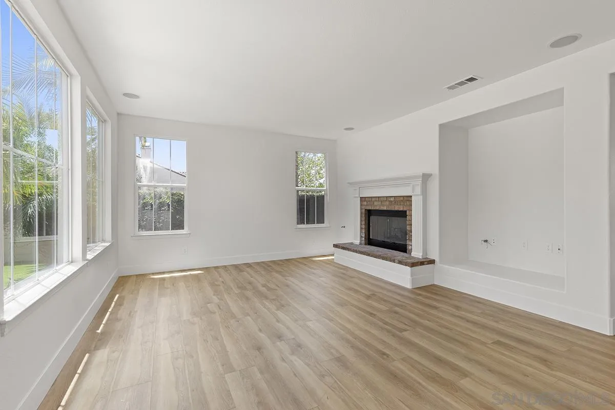 6338 Huntington Dr