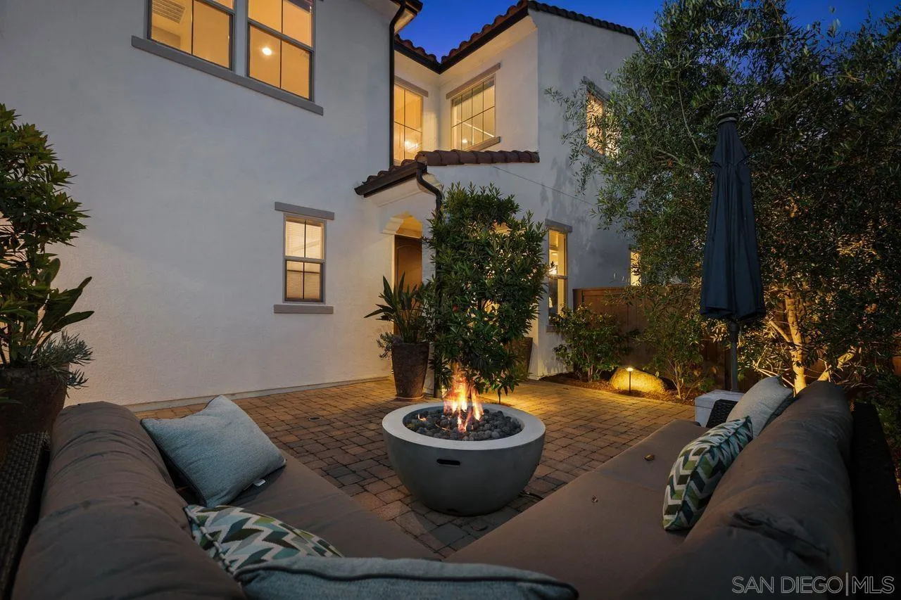 15887 Atkins Pl