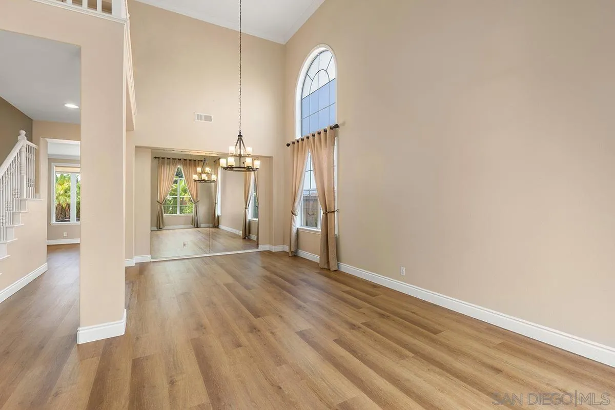 8205 Thimble Ct