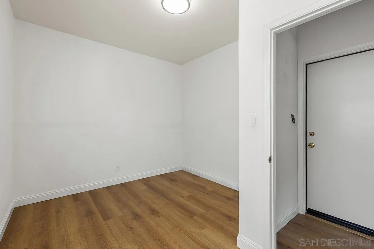 8205 Thimble Ct