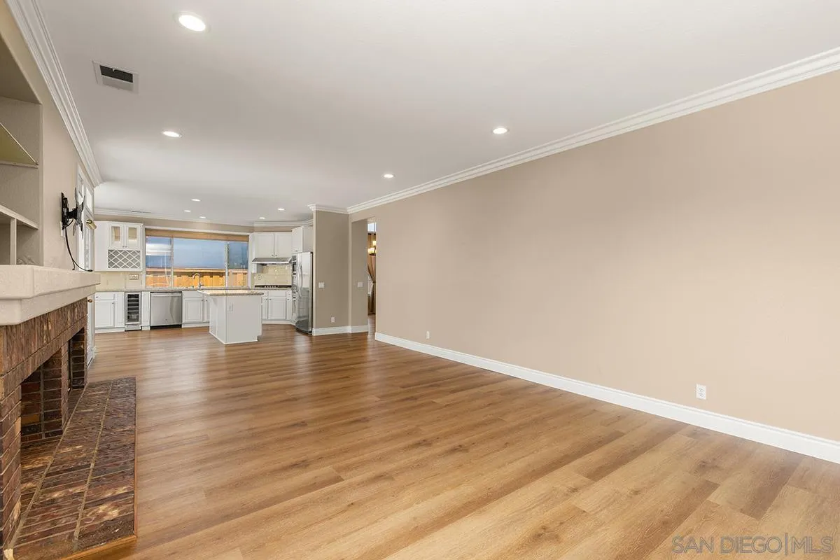 8205 Thimble Ct