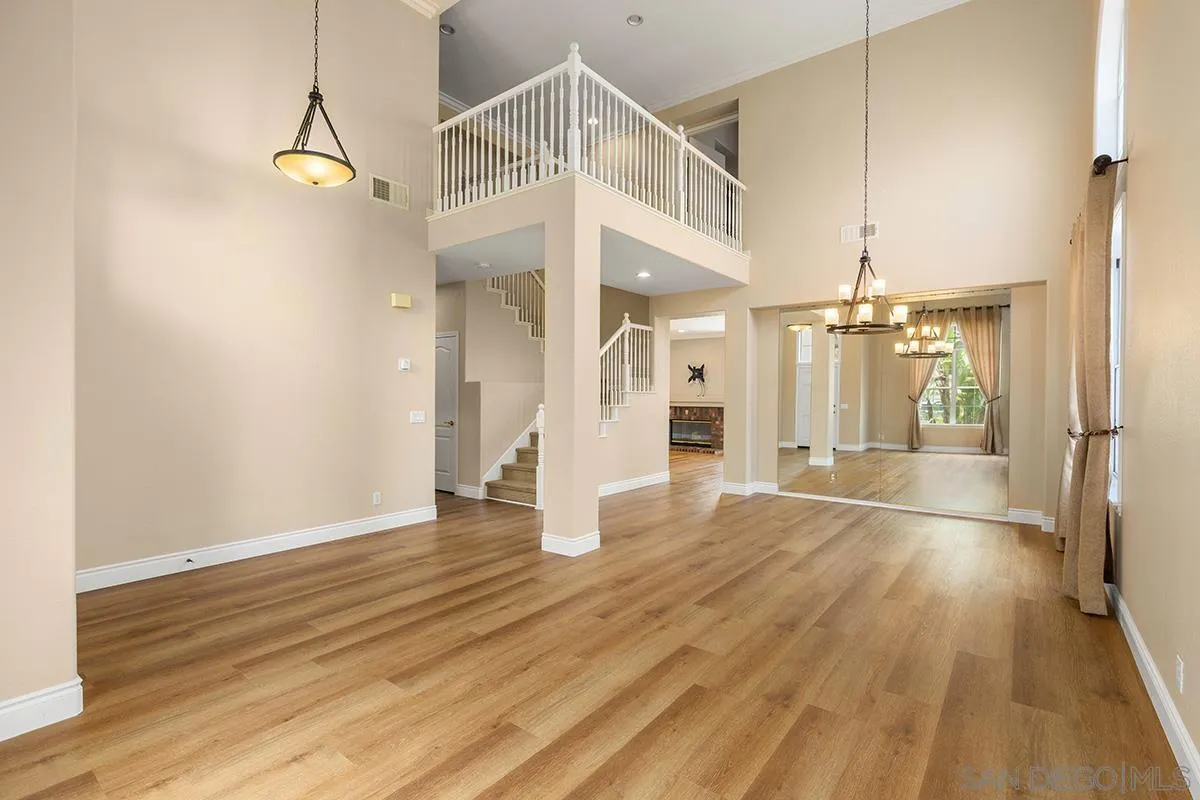 8205 Thimble Ct