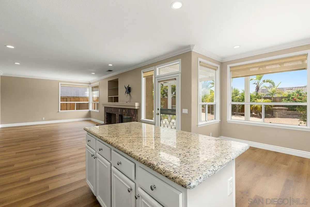8205 Thimble Ct