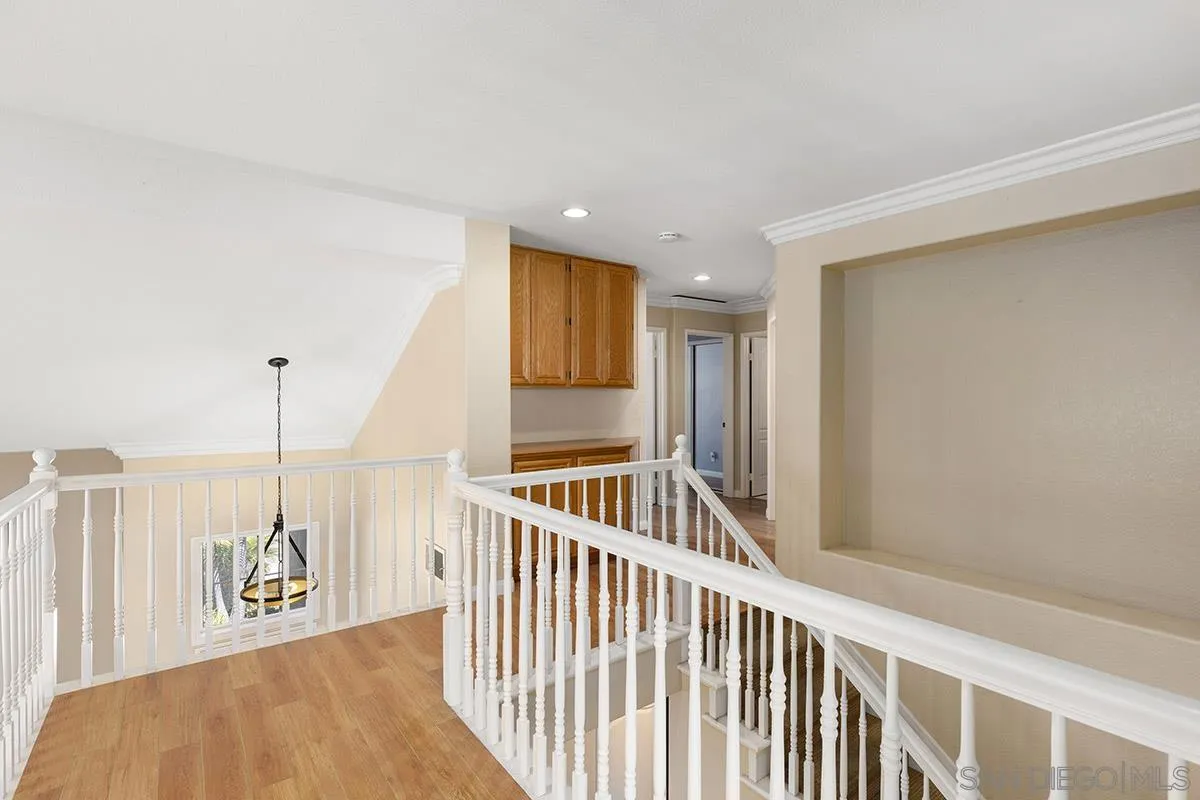 8205 Thimble Ct
