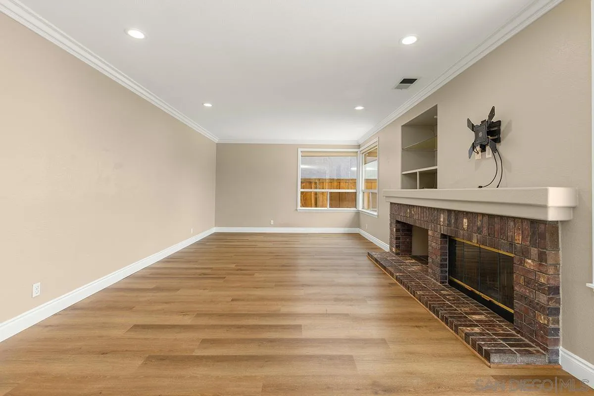 8205 Thimble Ct