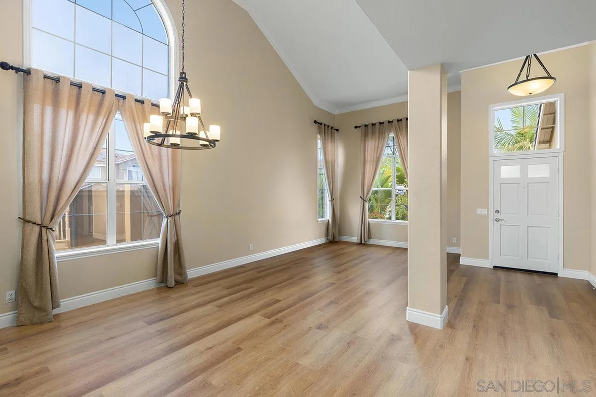 8205 Thimble Ct