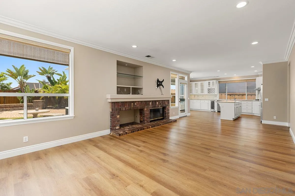 8205 Thimble Ct