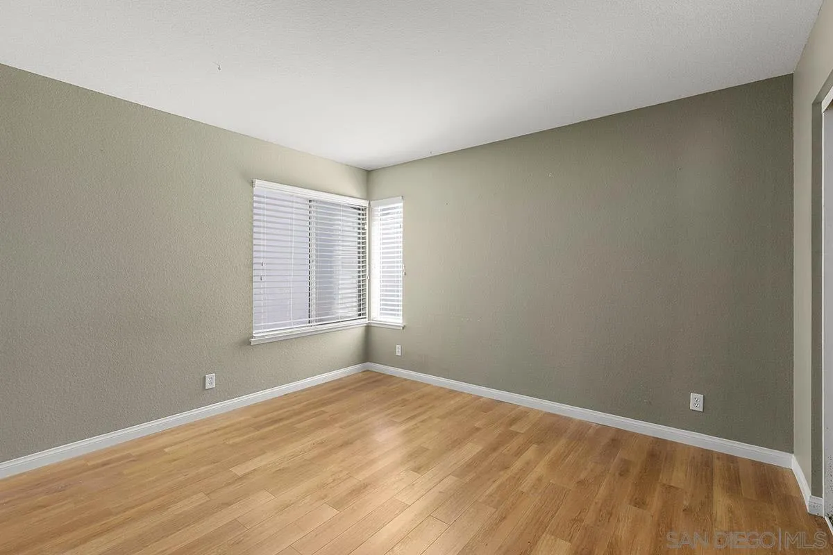 8205 Thimble Ct