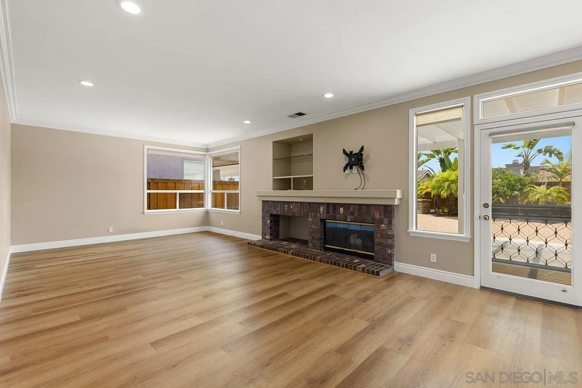 8205 Thimble Ct