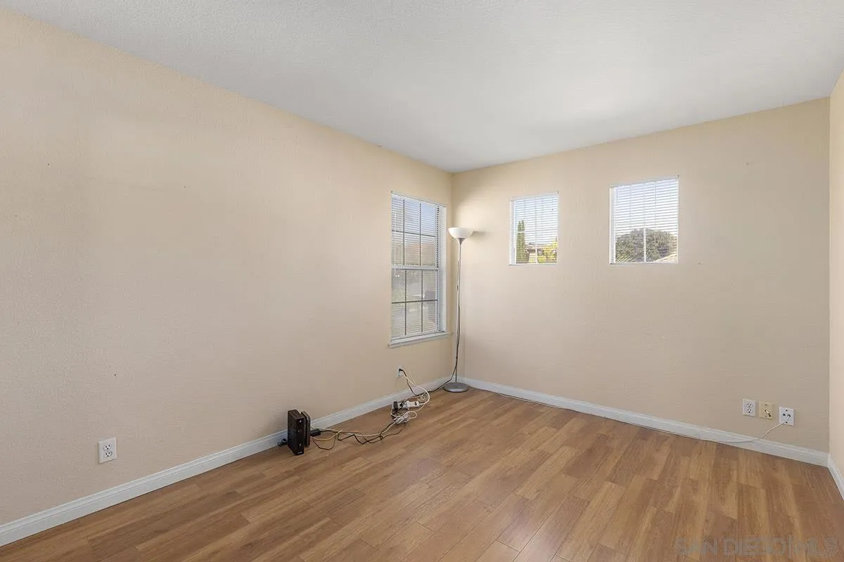 8205 Thimble Ct