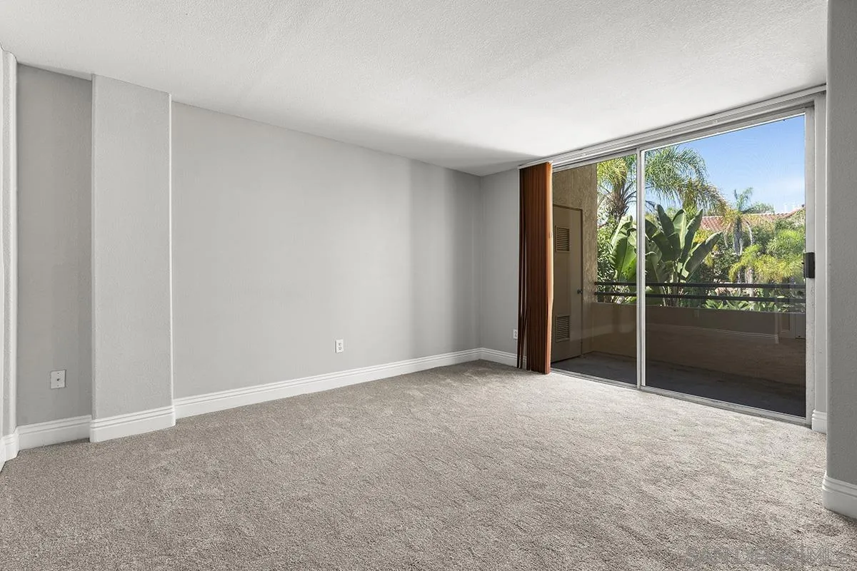 3957 Nobel Dr Unit 208