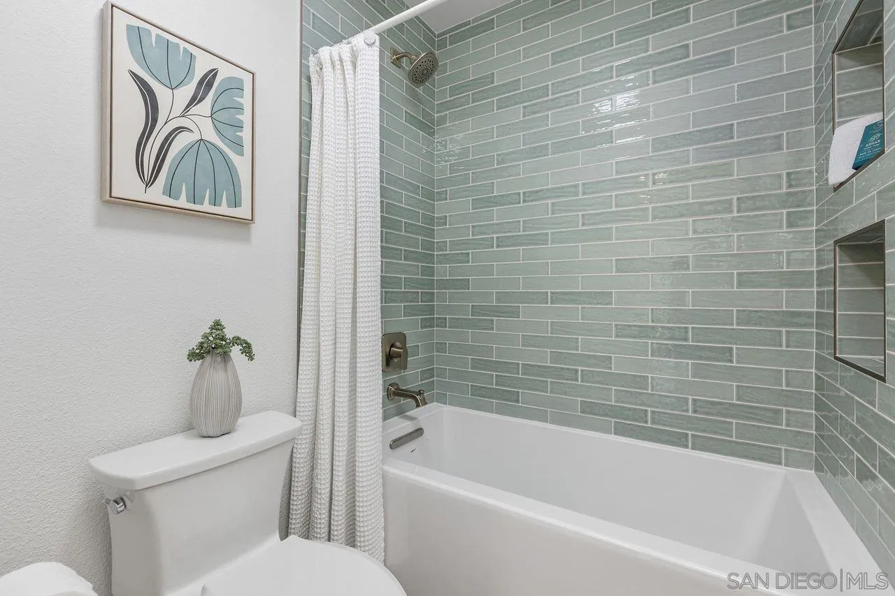 10539 Caminito Glenellen