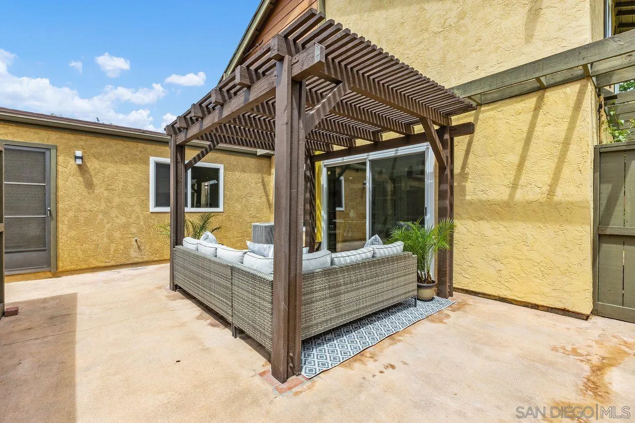 10539 Caminito Glenellen