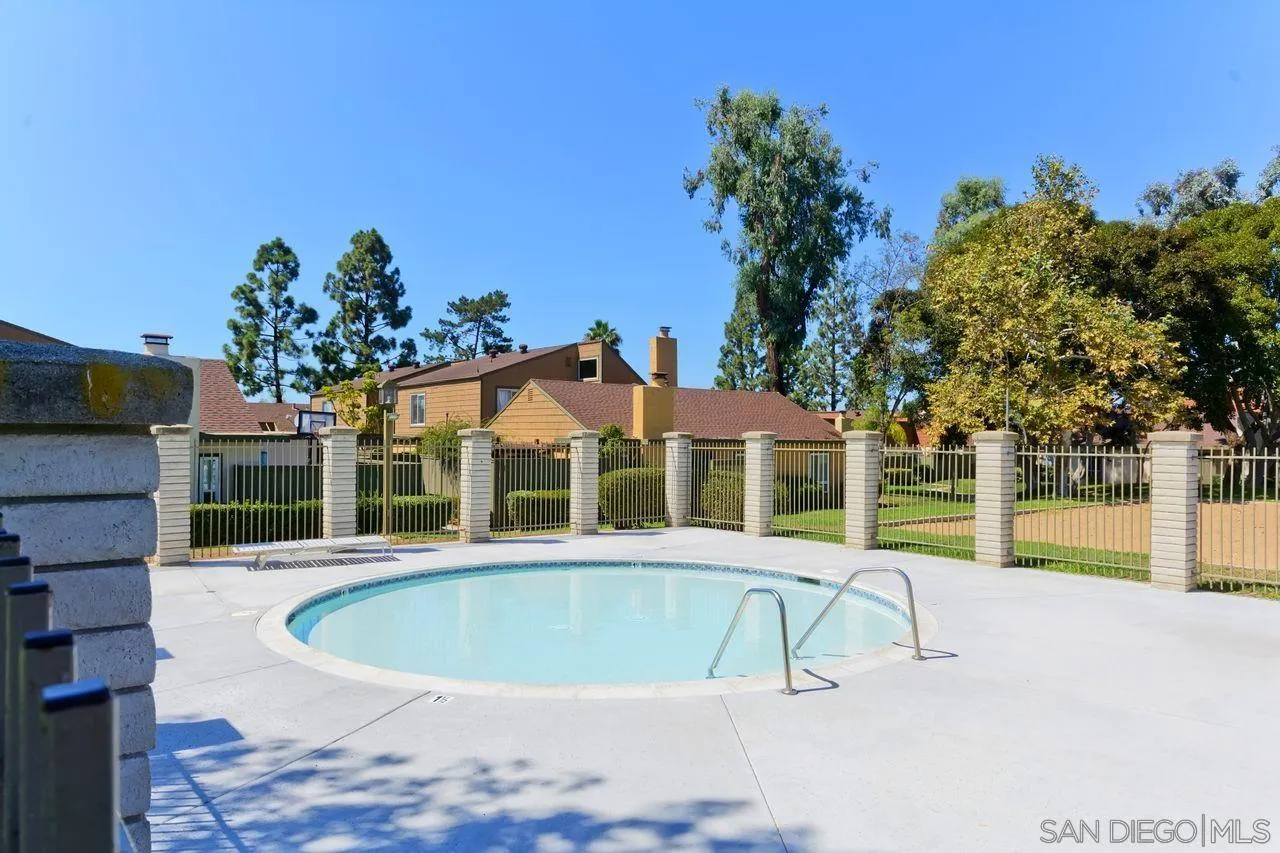 10539 Caminito Glenellen