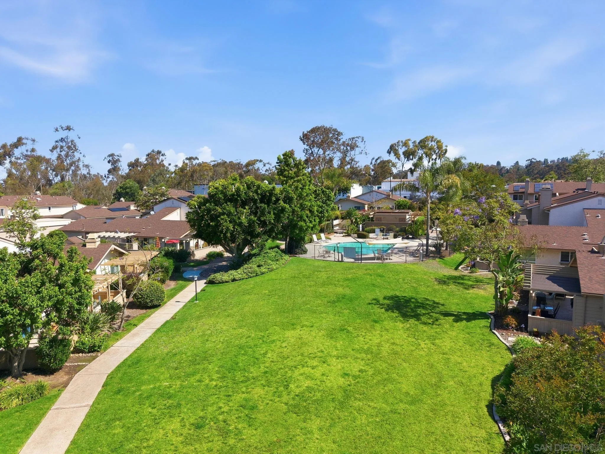 9917 Aviary Dr
