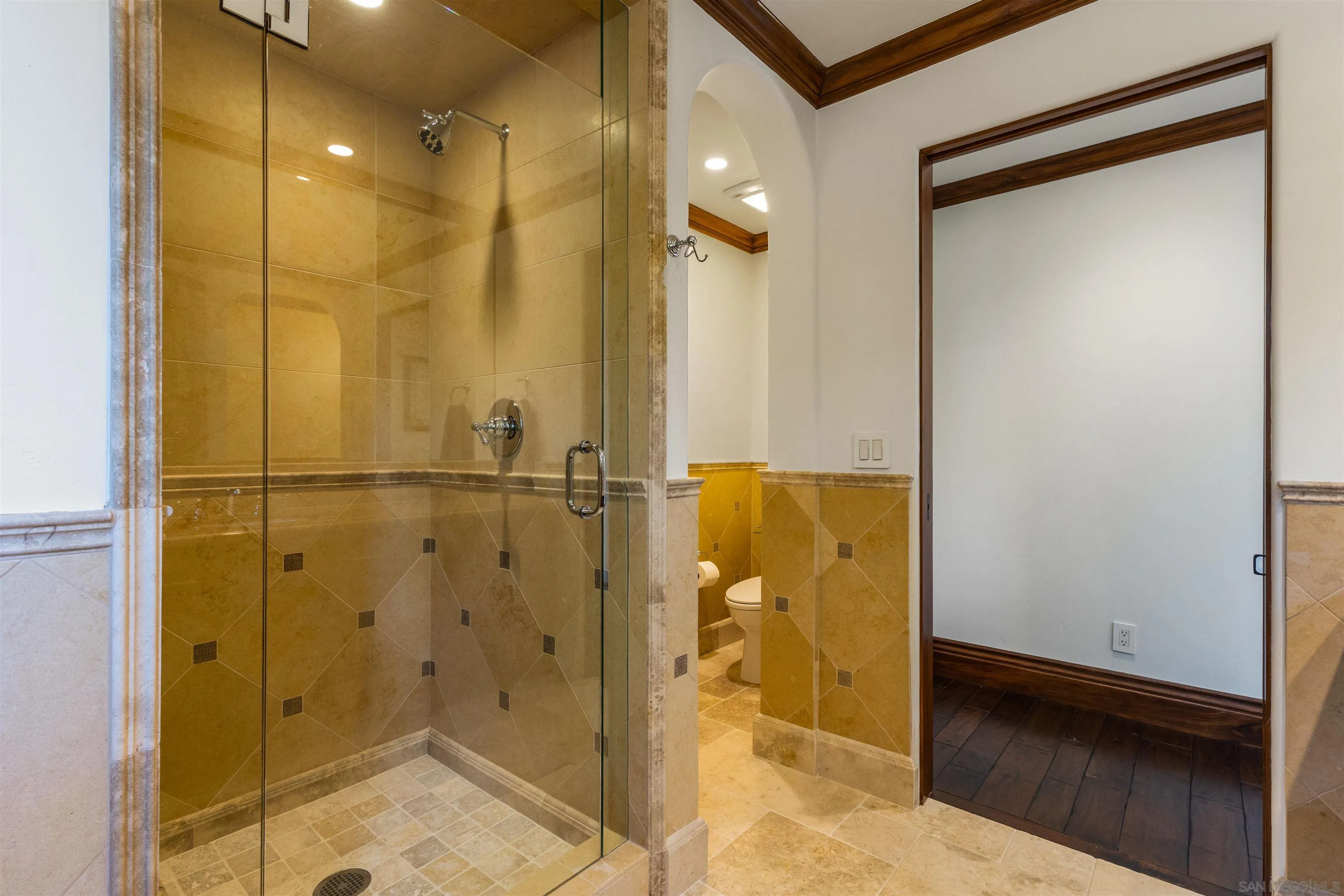6871 Las Colinas