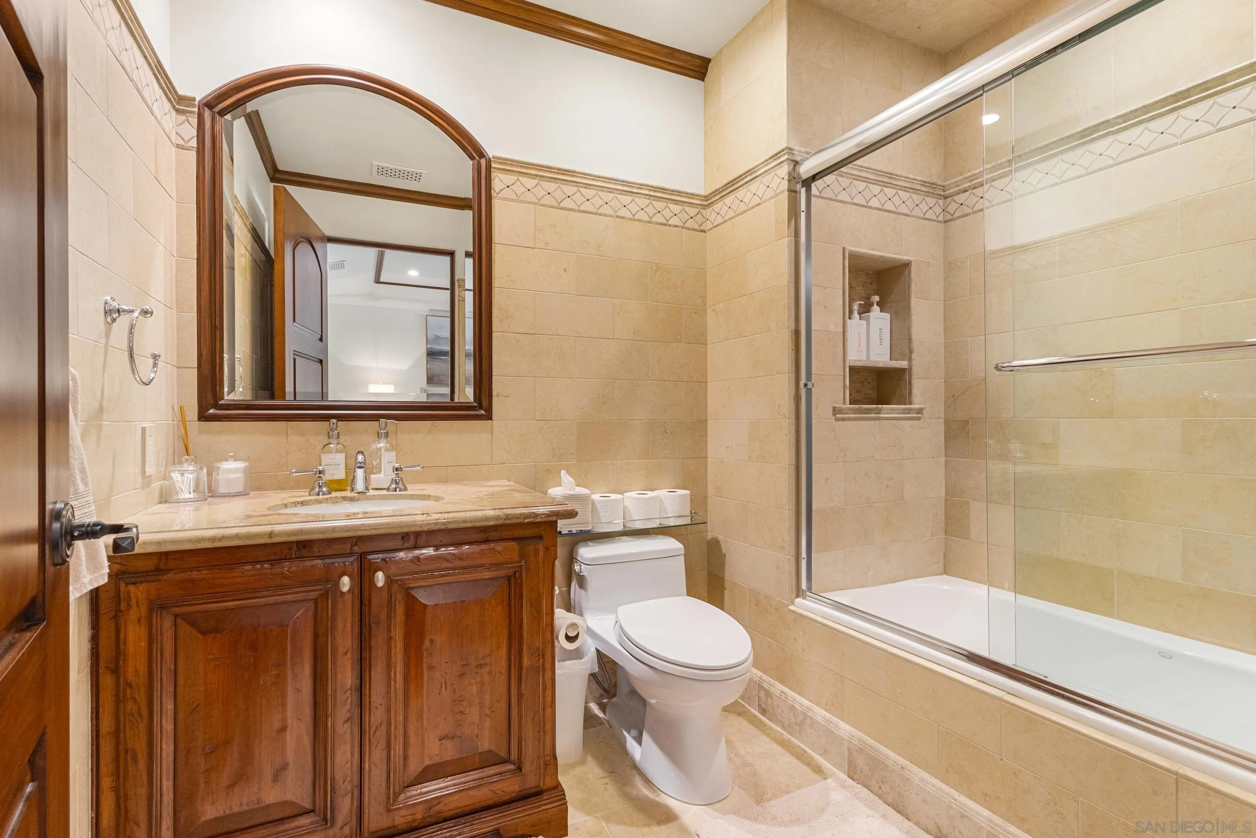 6871 Las Colinas