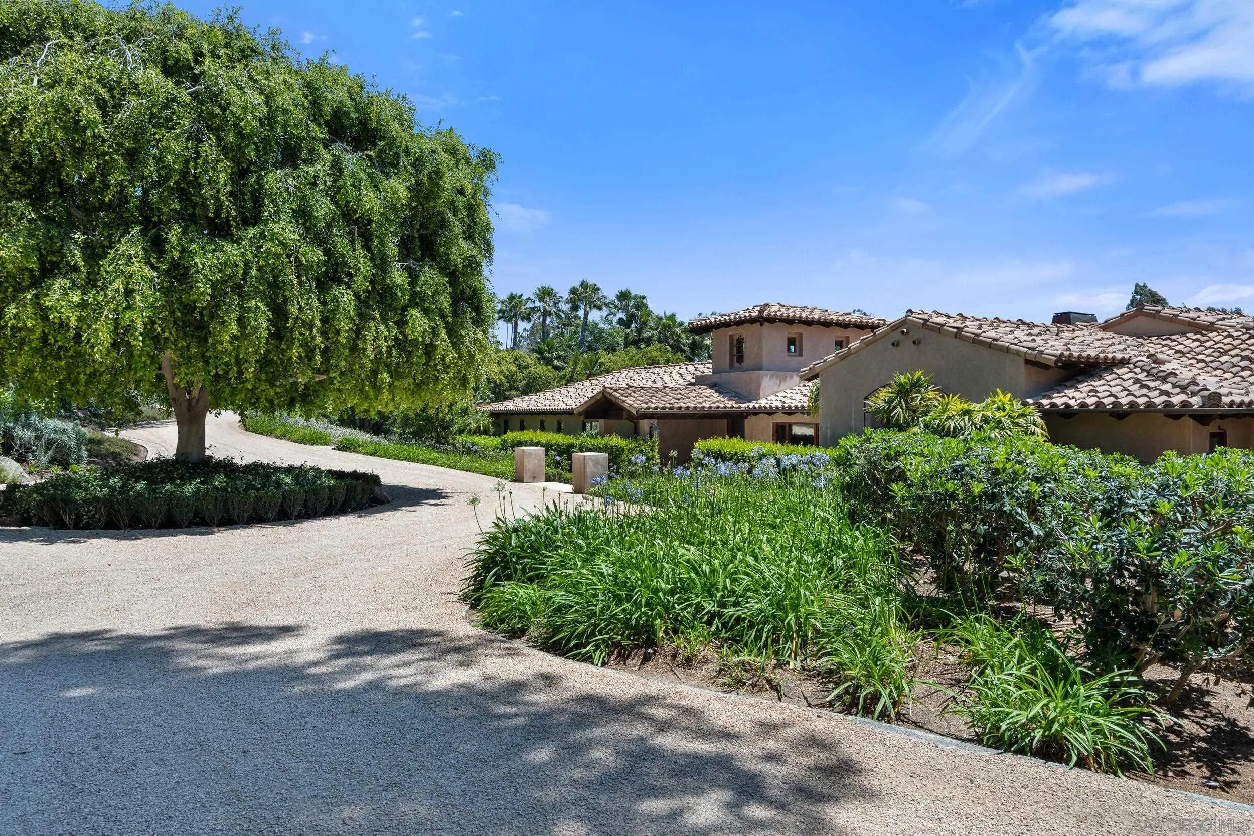 6871 Las Colinas