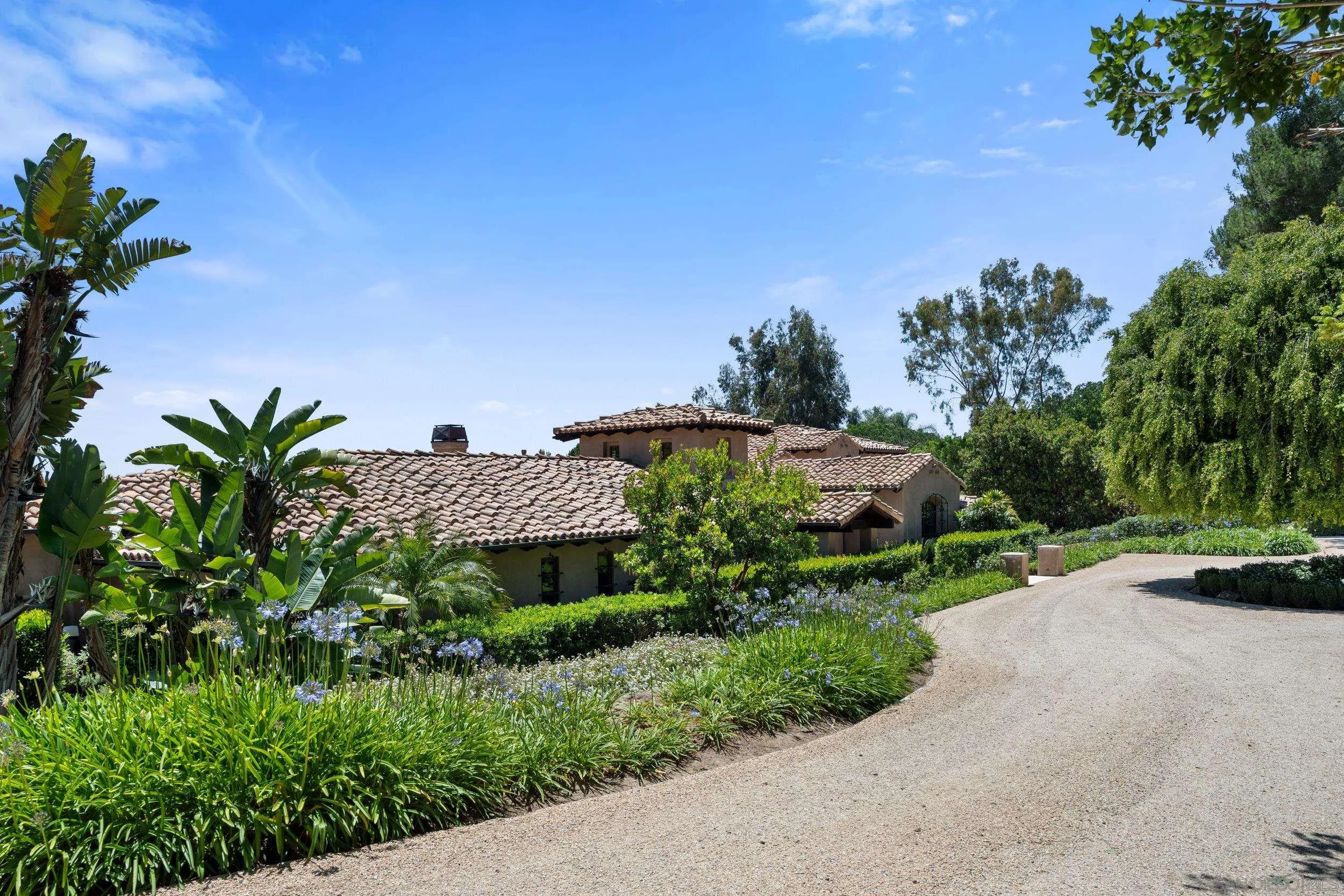 6871 Las Colinas
