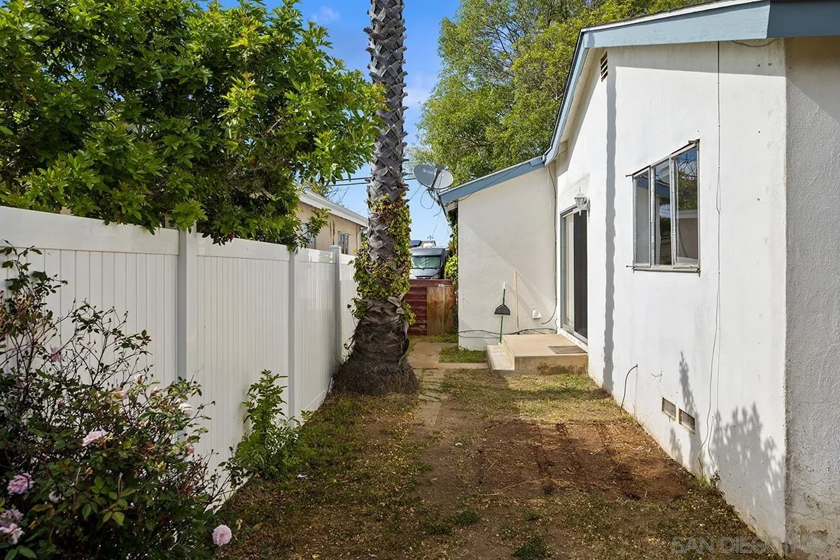 3641 Martha St
