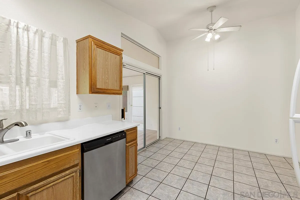 32003 Calle Novelda