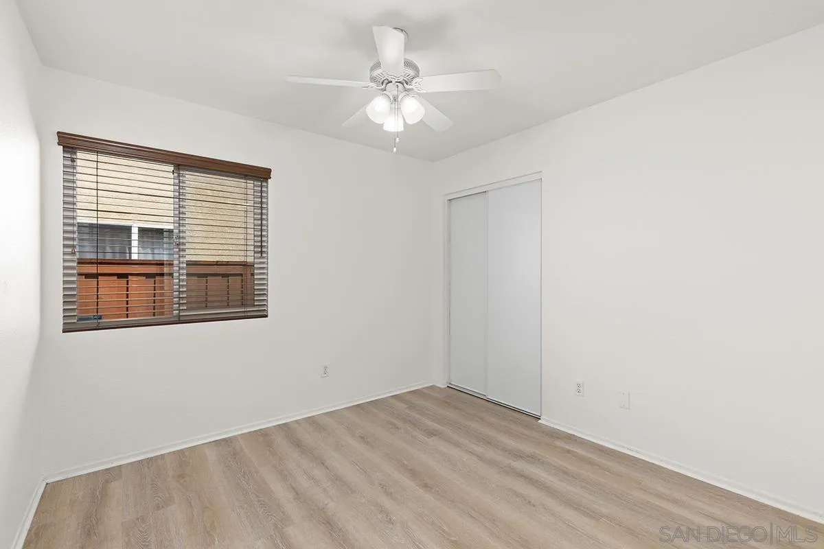 32003 Calle Novelda